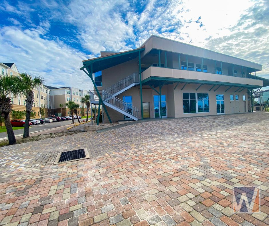 FSU & GCSC Campus Retail/ Office Building -Steps From Seminole Landing : 5102 Collegiate Dr, Panama City, FL 32405
